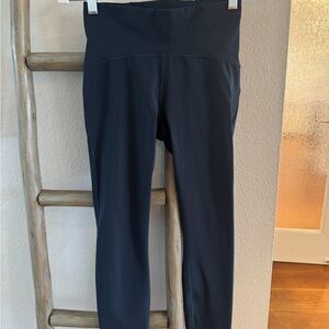 Lululemon leggings in turquoise size 6 - 25” inseam